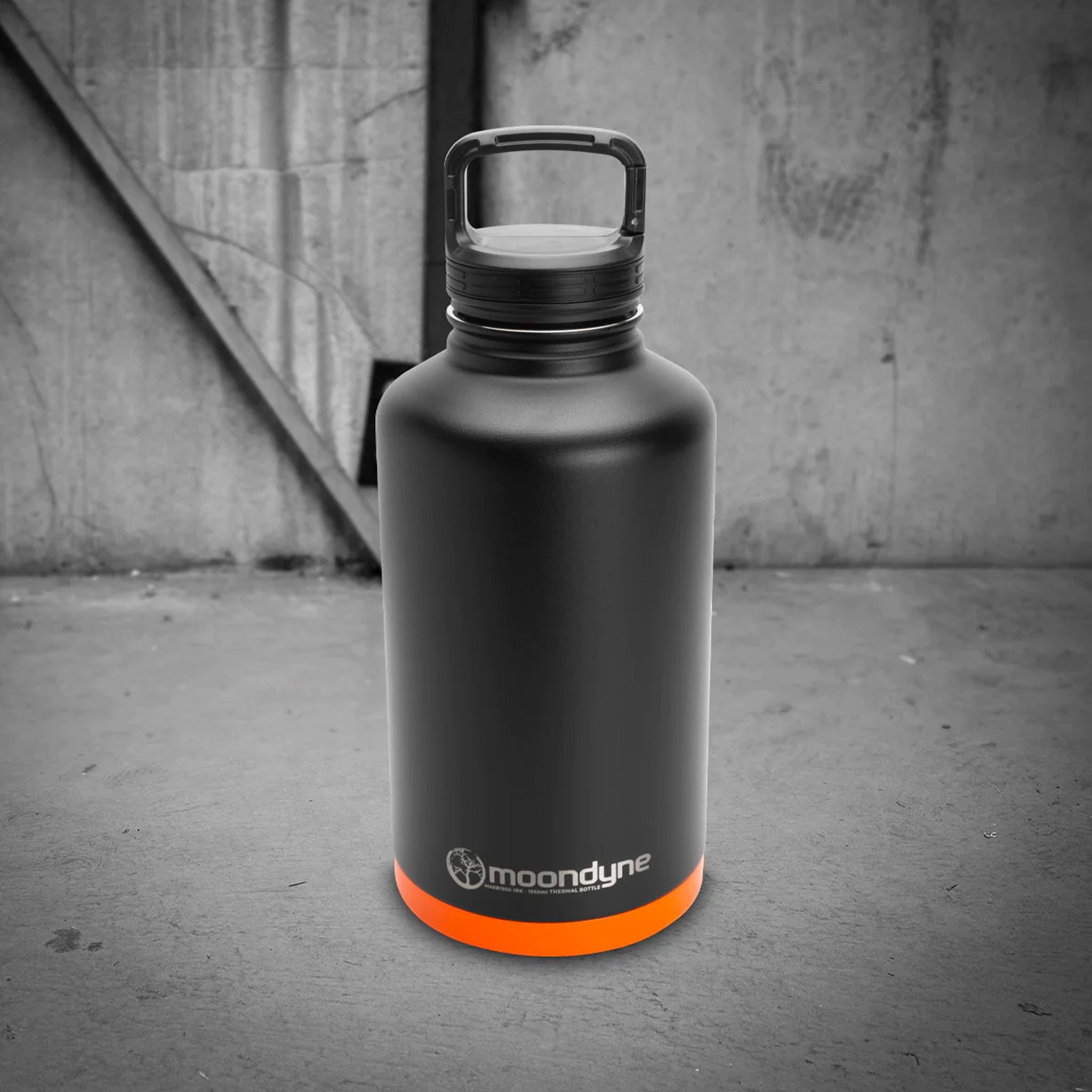 moondyne 1950ml insulated thermal bottle in black